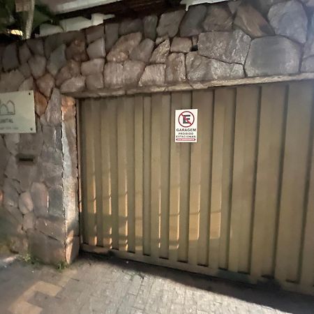 Casa Quintal Bueno! 5 Quartos Com Ar Split E Internet Ultra! Perto Do Melhor De Goiania! Marista Parques Areiao E Vaca Brava Hospital Premium Mater Dei Blue Fit Perdomo Goiania Shopping! Zewnętrze zdjęcie