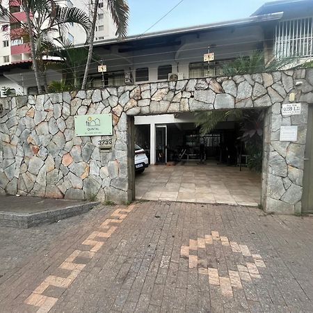 Casa Quintal Bueno! 5 Quartos Com Ar Split E Internet Ultra! Perto Do Melhor De Goiania! Marista Parques Areiao E Vaca Brava Hospital Premium Mater Dei Blue Fit Perdomo Goiania Shopping! Zewnętrze zdjęcie