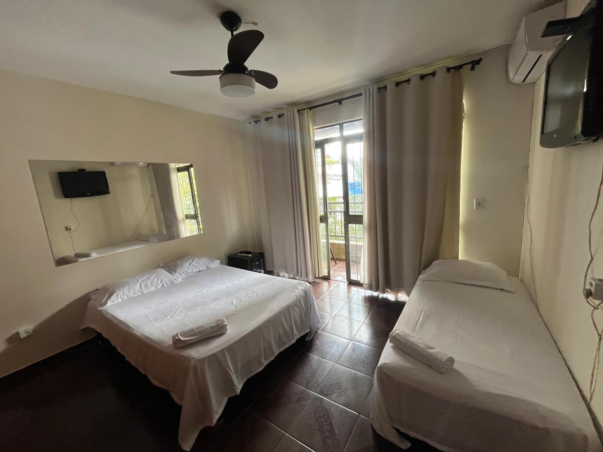 Casa Quintal Bueno! 5 Quartos Com Ar Split E Internet Ultra! Perto Do Melhor De Goiania! Marista Parques Areiao E Vaca Brava Hospital Premium Mater Dei Blue Fit Perdomo Goiania Shopping! Zewnętrze zdjęcie