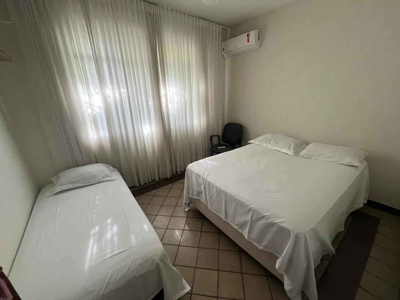 Casa Quintal Bueno! 5 Quartos Com Ar Split E Internet Ultra! Perto Do Melhor De Goiania! Marista Parques Areiao E Vaca Brava Hospital Premium Mater Dei Blue Fit Perdomo Goiania Shopping! Zewnętrze zdjęcie